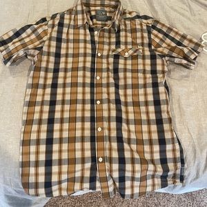 Mountain Hardwear Men’s Medium Button Up Short Sleeve.